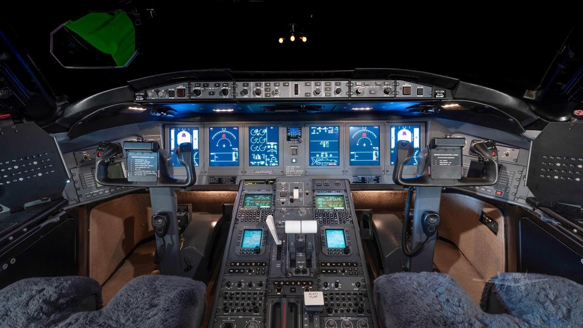 2003 BOMBARDIER GLOBAL EXPRESS — photo 2